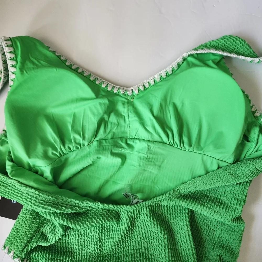 Bebe Texture Rib One Piece Swimsuit with White Trim NEW